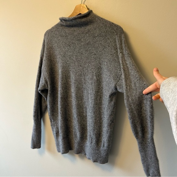 Aritzia Babaton Luxe Cashmere Format Turtleneck 100% Cashmere Sweater ShirtSmall - Picture 7 of 10